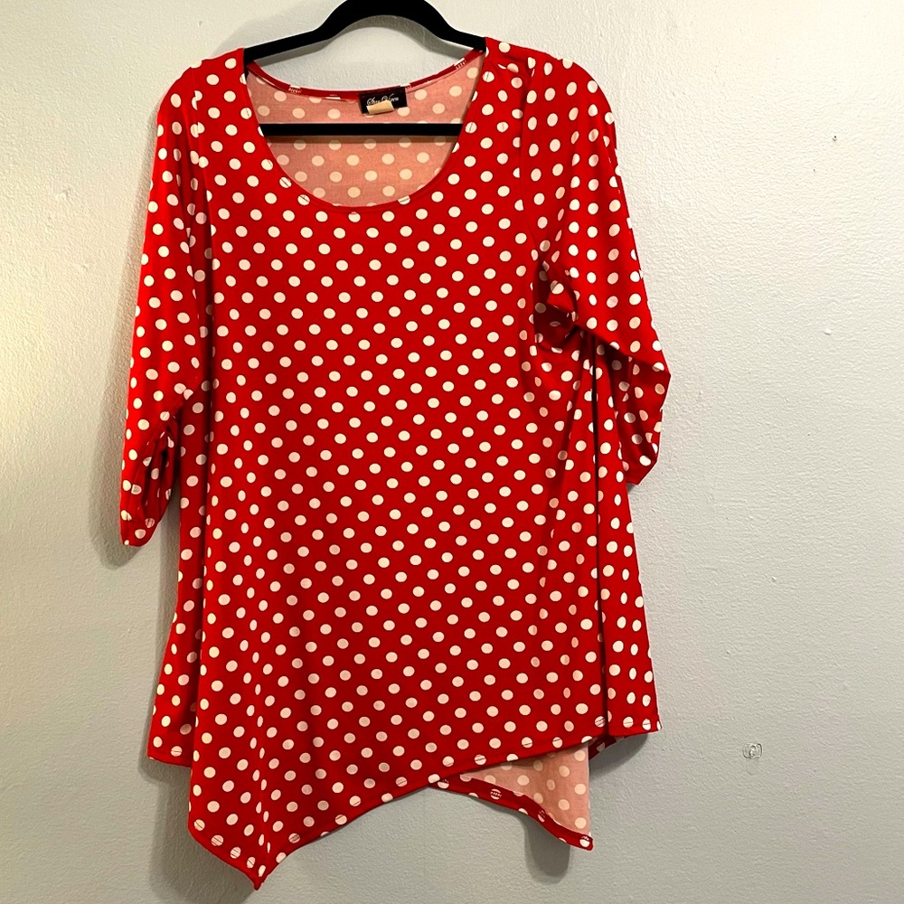 Red polka dot top!